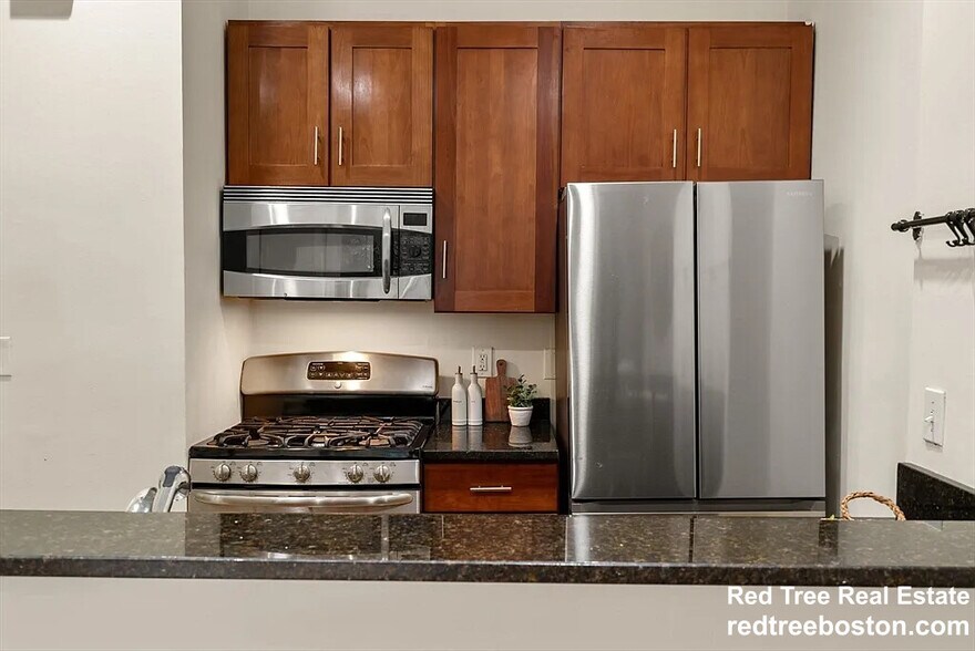 Building Photo - 59 Fort Ave