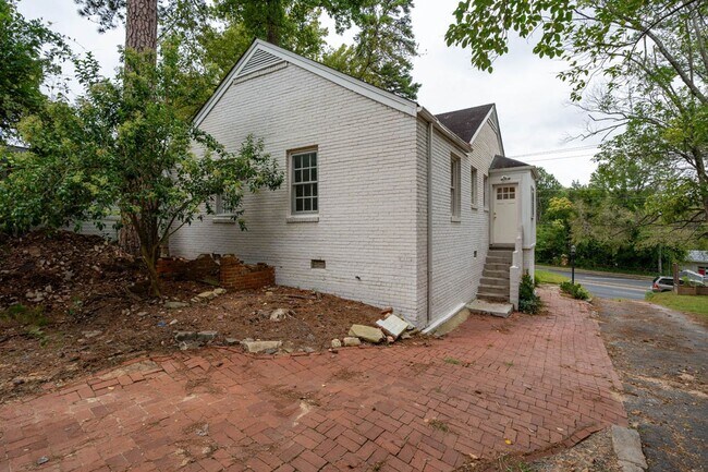 Building Photo - 2922 Oberlin Rd