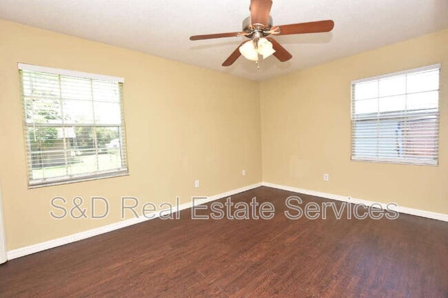 Building Photo - 4615 San Antonio Dr