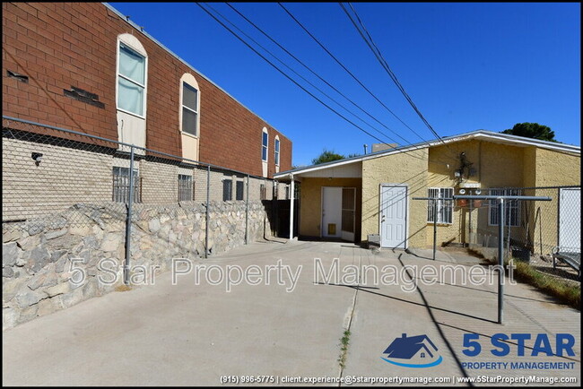 Building Photo - 8933 Kenneth St