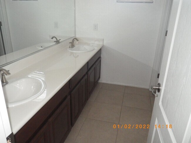 Building Photo - Beautiful 5 Bedroom House with City View