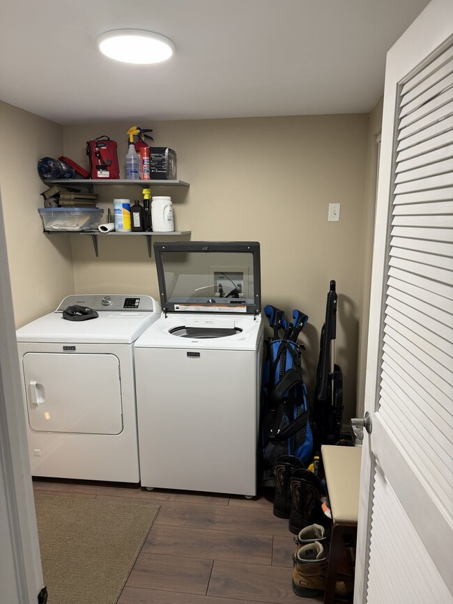 Building Photo - 3401 Kentshire Cir