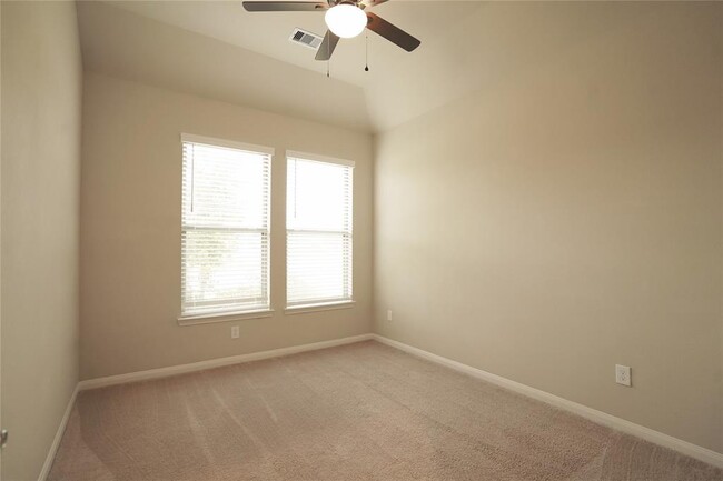 Building Photo - 29034 Canyon Oak Dr