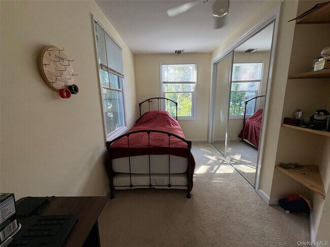 Building Photo - 107 Waterview Dr