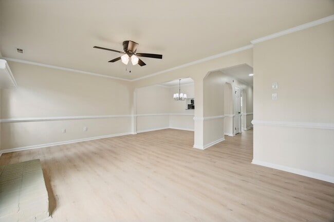 Building Photo - 5589 Campus Dr