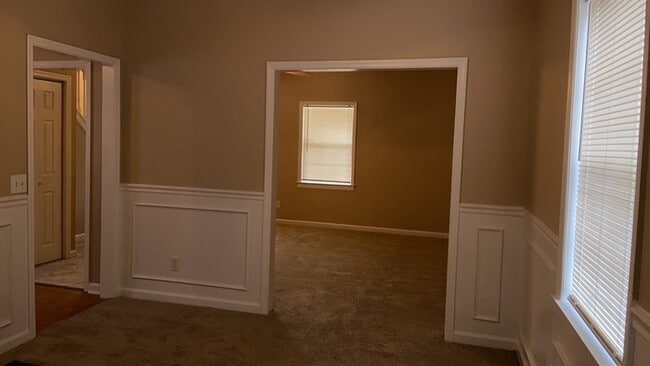 Building Photo - 105 Oaklawn Ave.