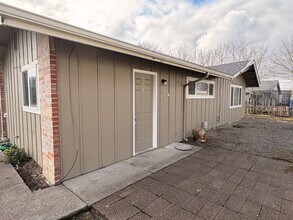 Building Photo - Sh314-316