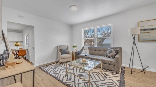 Building Photo - 3 Bed 1 Bath Single Family Home