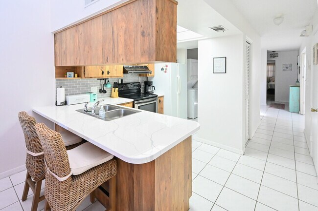 Building Photo - 301 Markley Ct