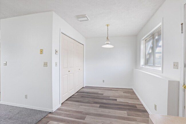 Building Photo - 2286 Stace St