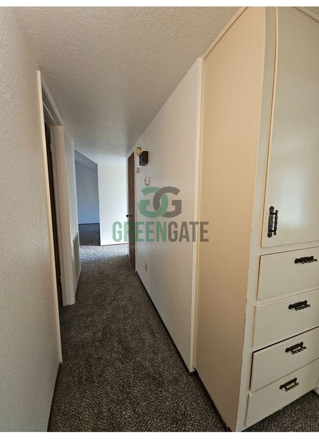 Building Photo - Beautiful 3 BEDROOM 2 BATH HOME IN MODESTO...
