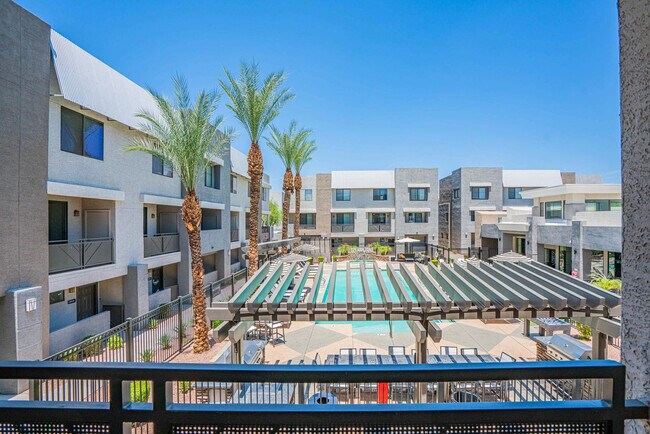 Building Photo - 6610 N 93rd Ave