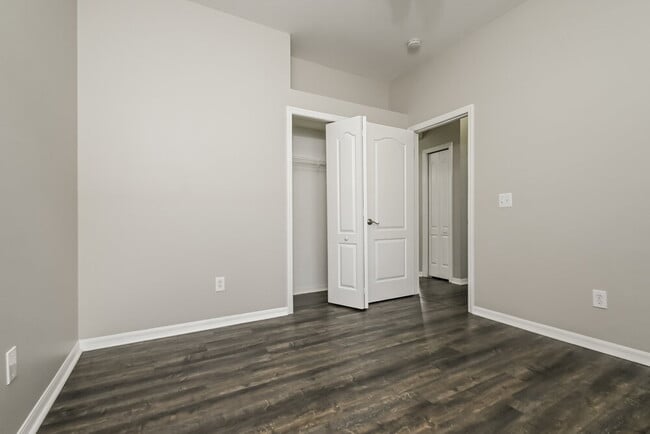 Building Photo - 6154 Kiteridge Dr