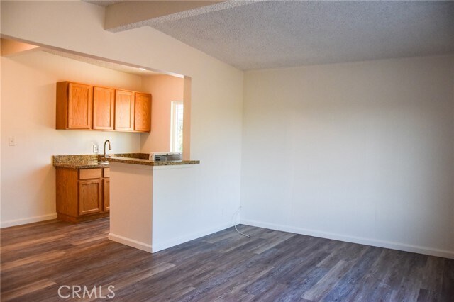 Building Photo - 1637 W Malvern Ave