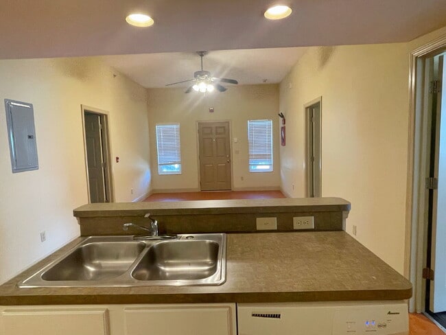 Building Photo - Historic Downtown | 4BR/4BA | Near Flagler College