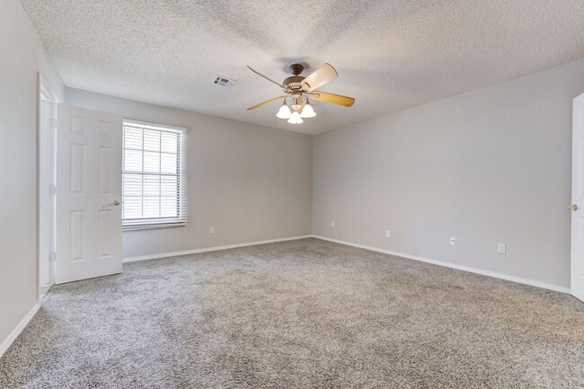 Building Photo - ** Move-In Special - $500 Off ** Charming ...