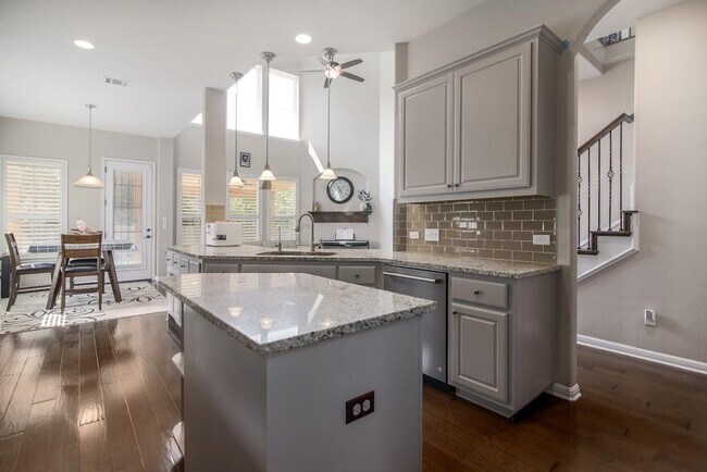 Building Photo - 121 Alondra Way