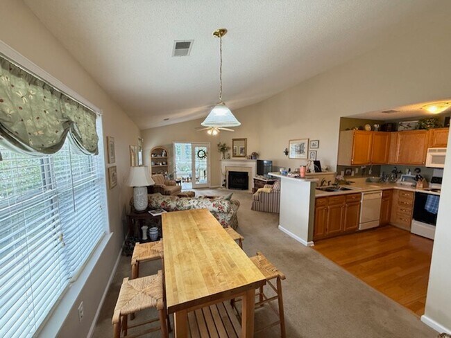 Building Photo - 3 Bedroom 2 Bath House in Shadowmoss - West Ashley