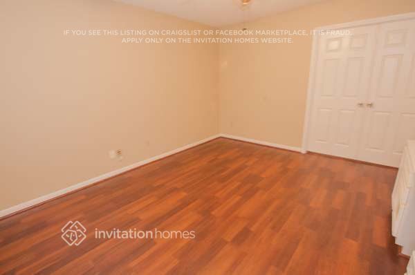 Building Photo - 2113 Pleasant Valley Dr