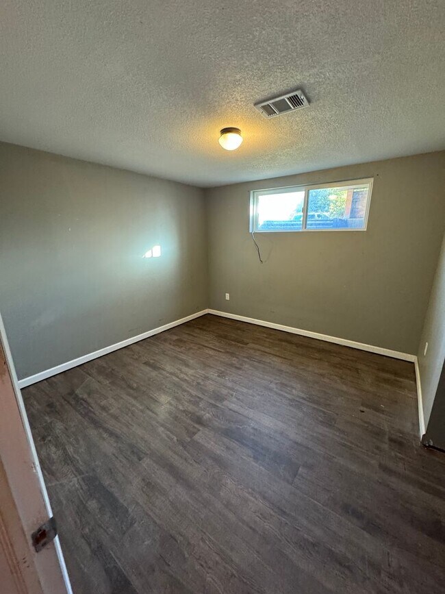 Building Photo - 1724 14th Ave S