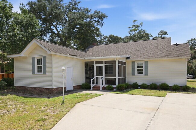 Building Photo - 116 Noyes Ave