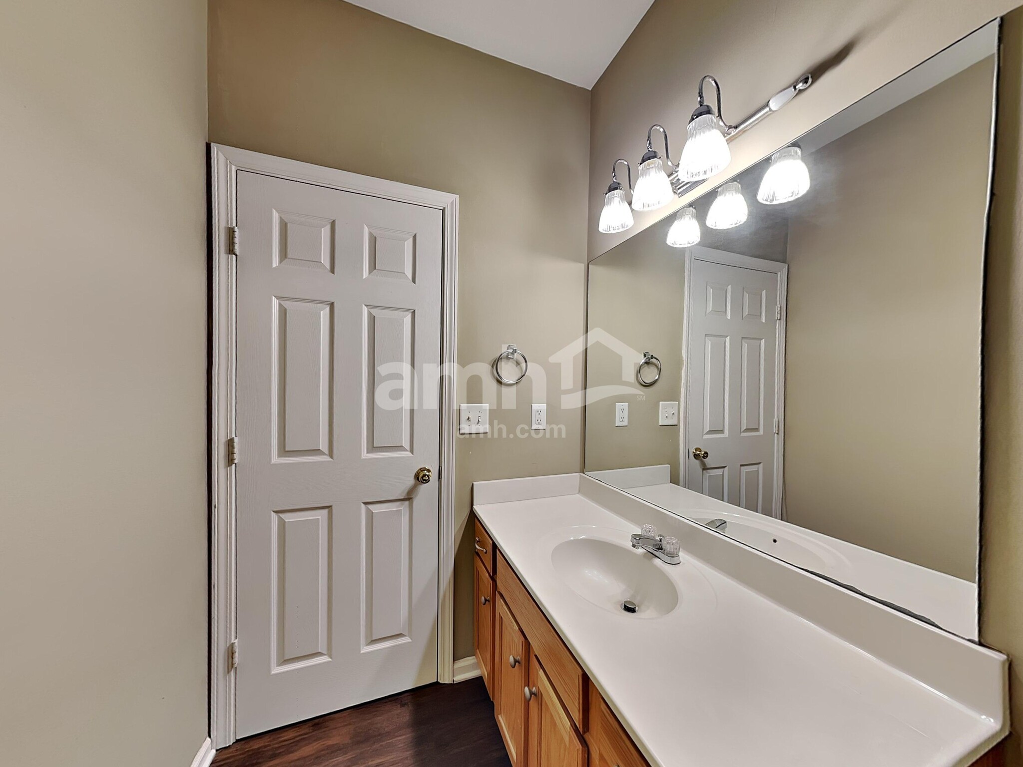 Building Photo - 423 Brownstone St