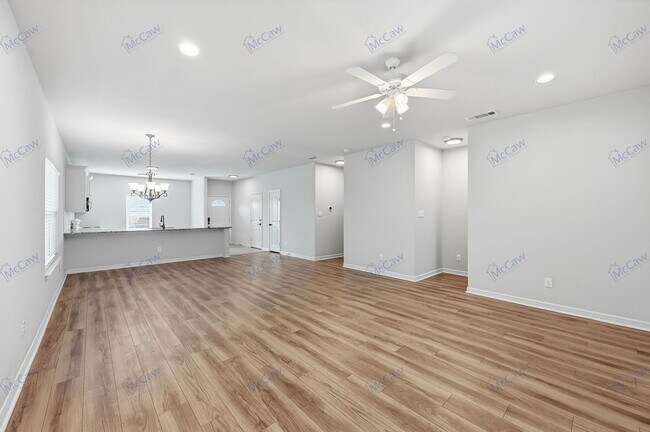 Building Photo - 5504 Wellesley Ave