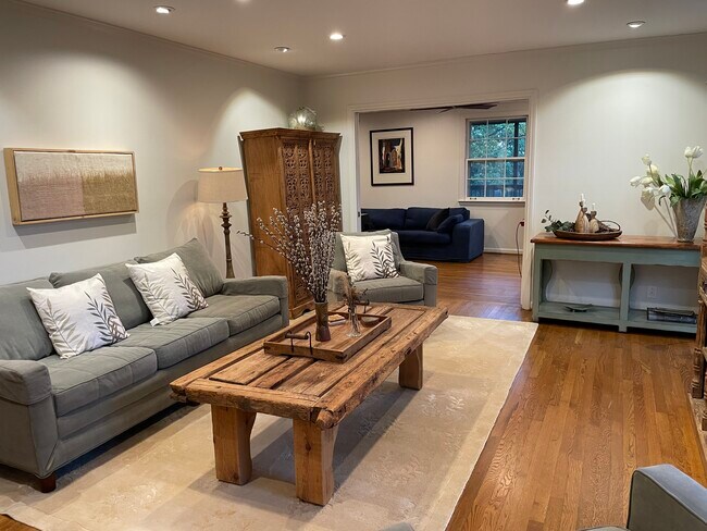 LIVING ROOM - 4633 Benton Smith Rd