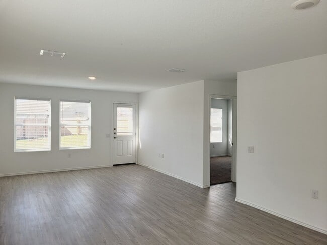Building Photo - Brand New 4 Bedroom Texas A&M