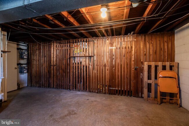 Building Photo - 5448 Hermit Terrace