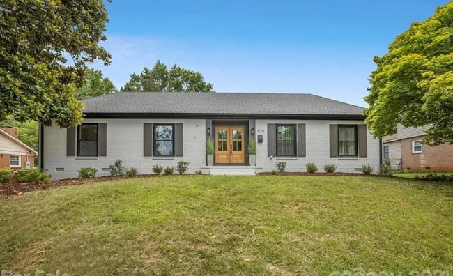 Building Photo - 7128 Mapleridge Dr