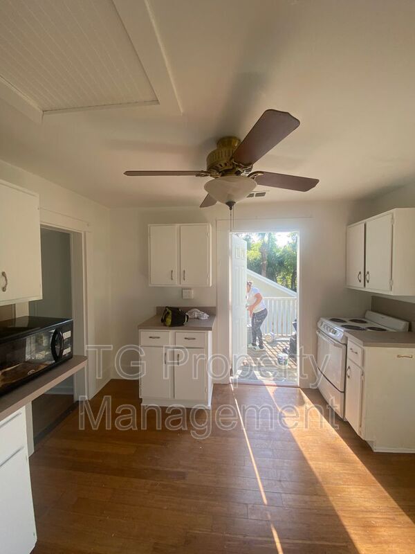 Building Photo - 32 Sanford St