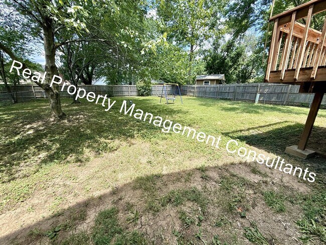 Building Photo - 3 Bed 2 Bath Modern Home in Prime Location!