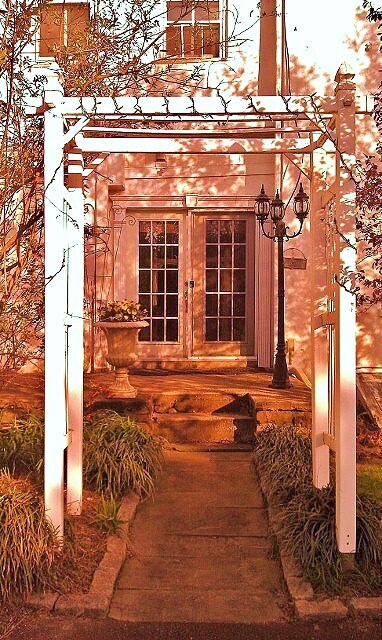 Building Photo - 657 South Sumneytown Pike