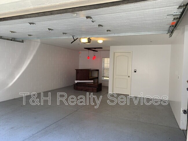 Building Photo - 6665 Boxcar Pl