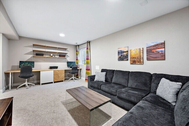 Building Photo - 2869 W Parkside Pl