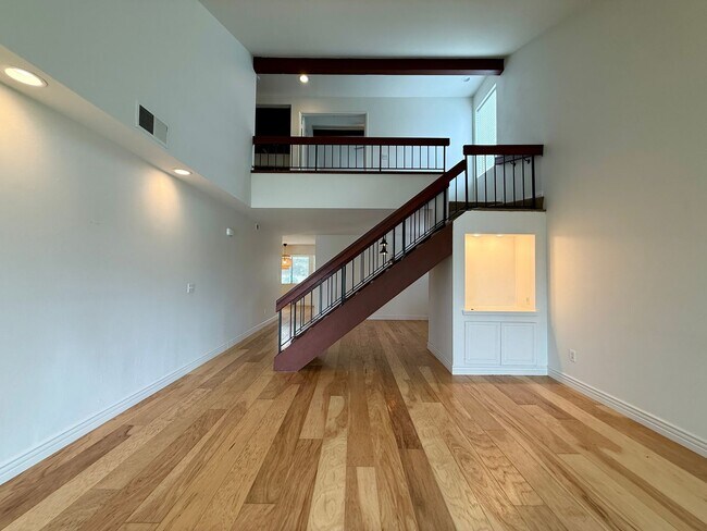 Building Photo - Spacious 4 Bedroom House with Large Fenced Yard! Landscaping Included! Two Car Garage!