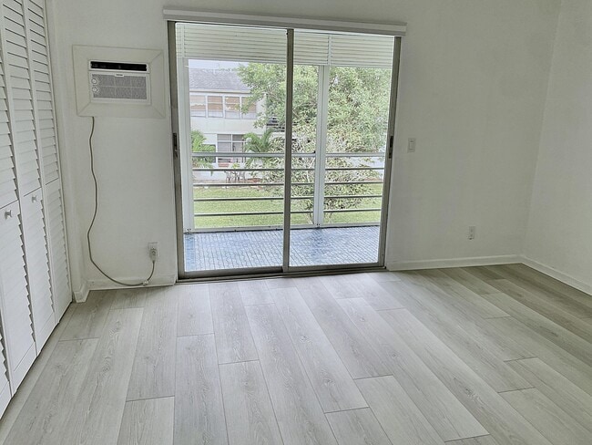 Building Photo - 98 Tilford Pl