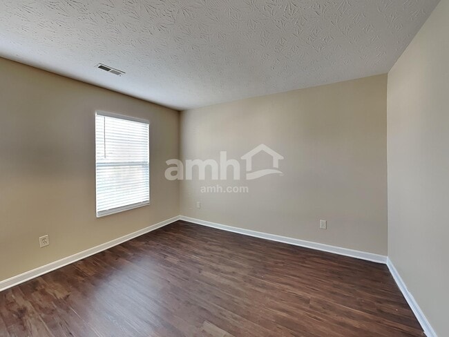 Building Photo - 637 Ellen Dr