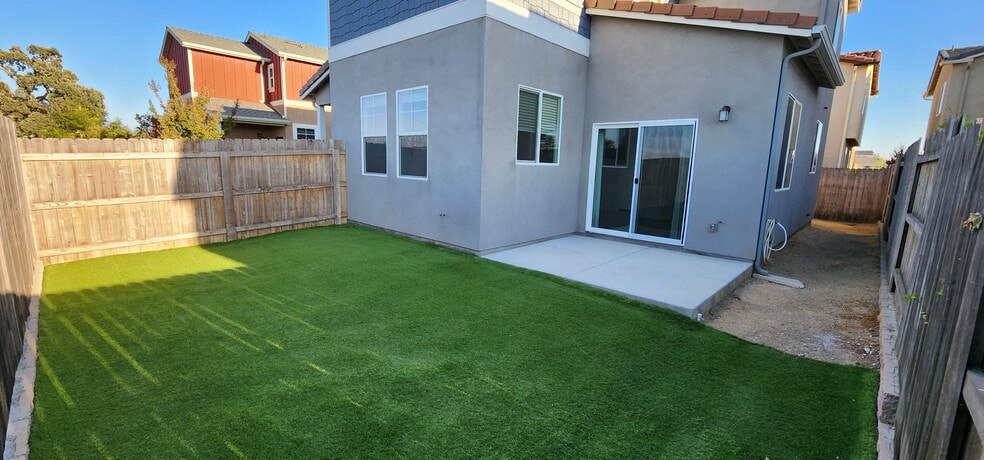 Building Photo - 162 Sweetwater Ln