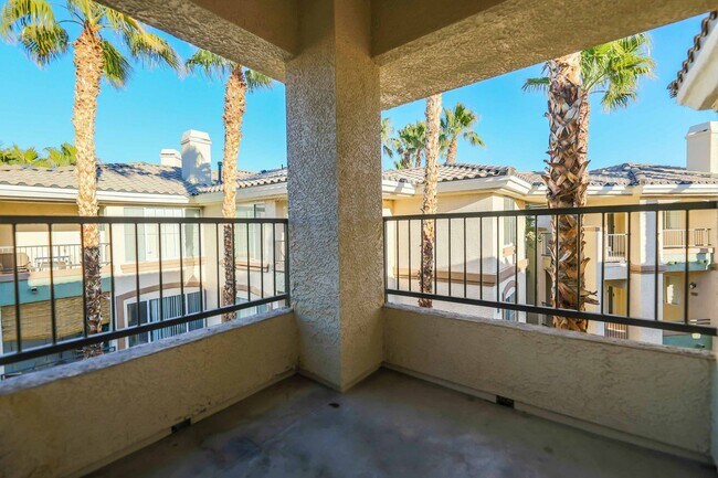 Building Photo - Two Bedroom Condo in Guard Gated Vistana