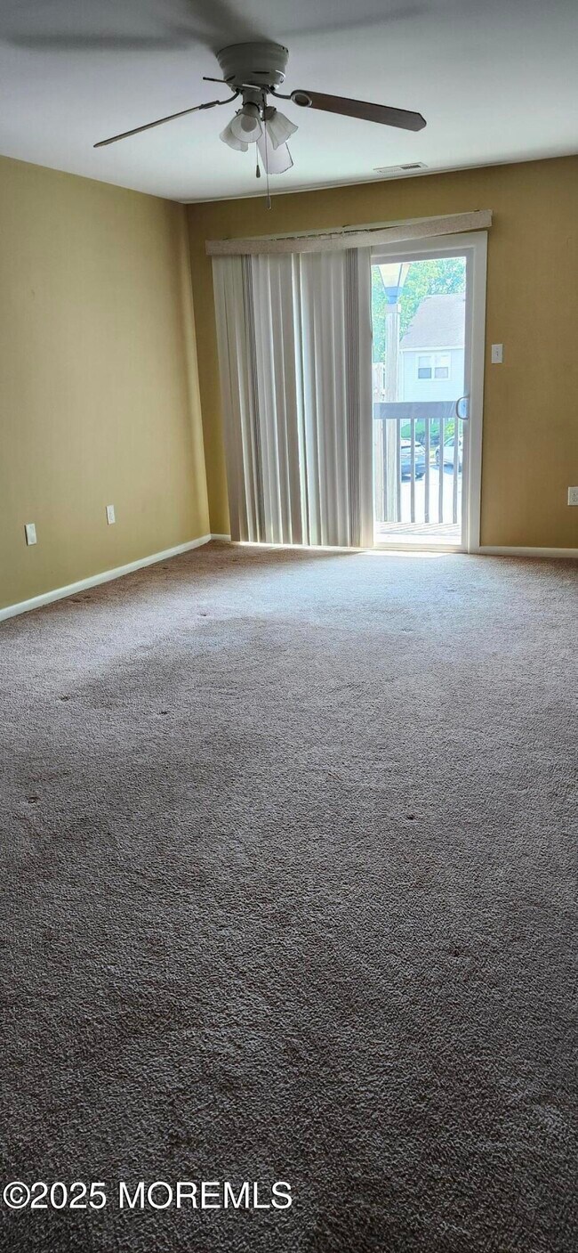 Building Photo - 19 Scotch Pine Dr