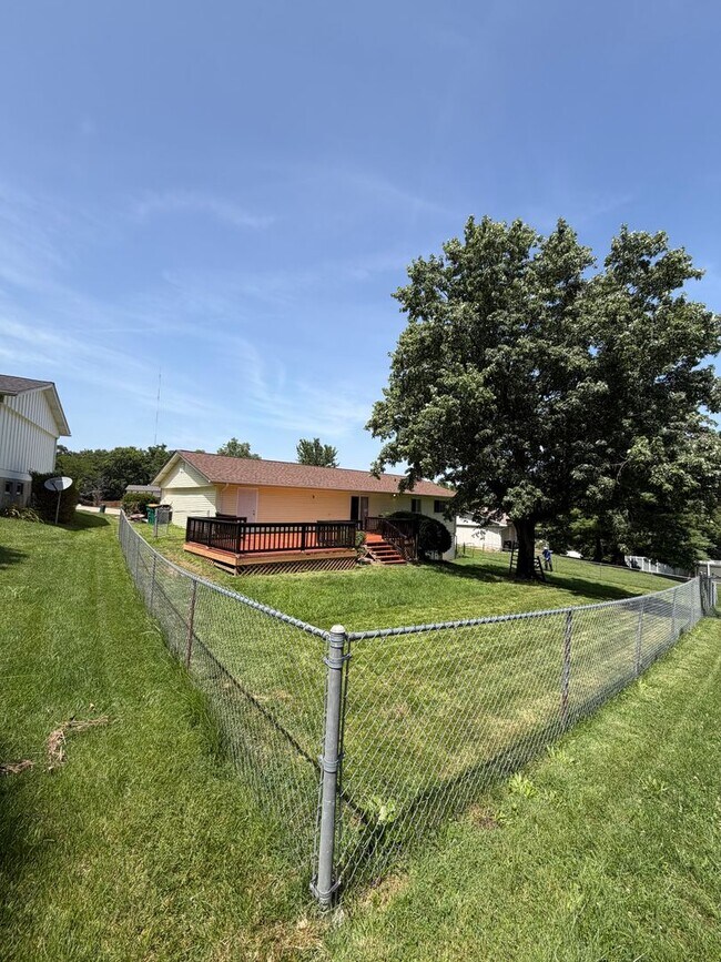 Building Photo - 5360 Glencullen Way