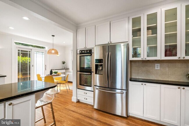 Building Photo - 4008 Rosemary St