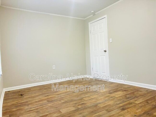 Building Photo - 905 Wilmouth St