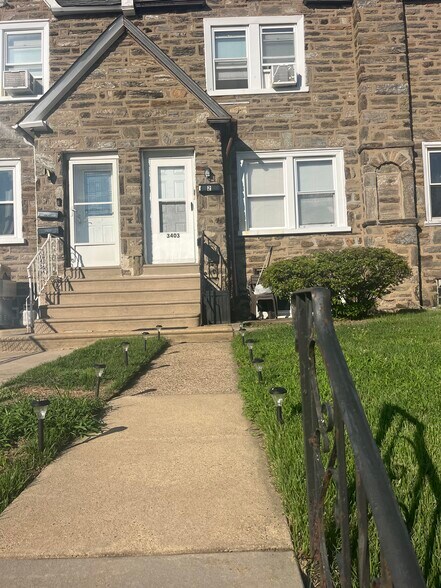 Building Photo - 3403 Sheffield Ave