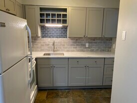 Building Photo - 45 Oval Rd