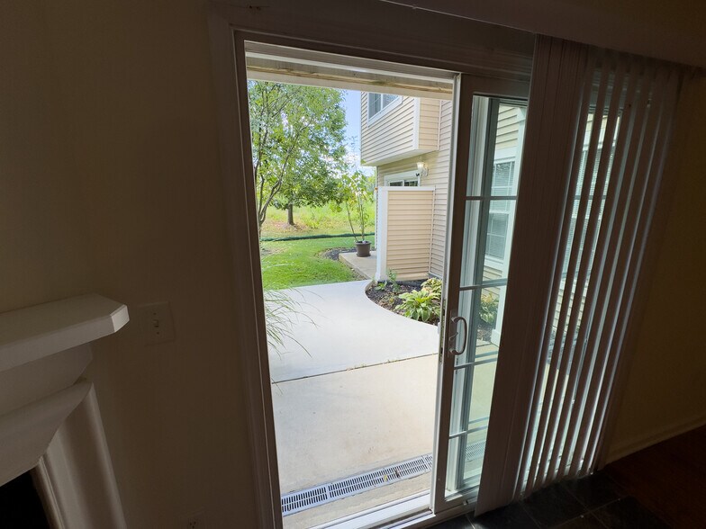 Building Photo - 858 Nittany Ct