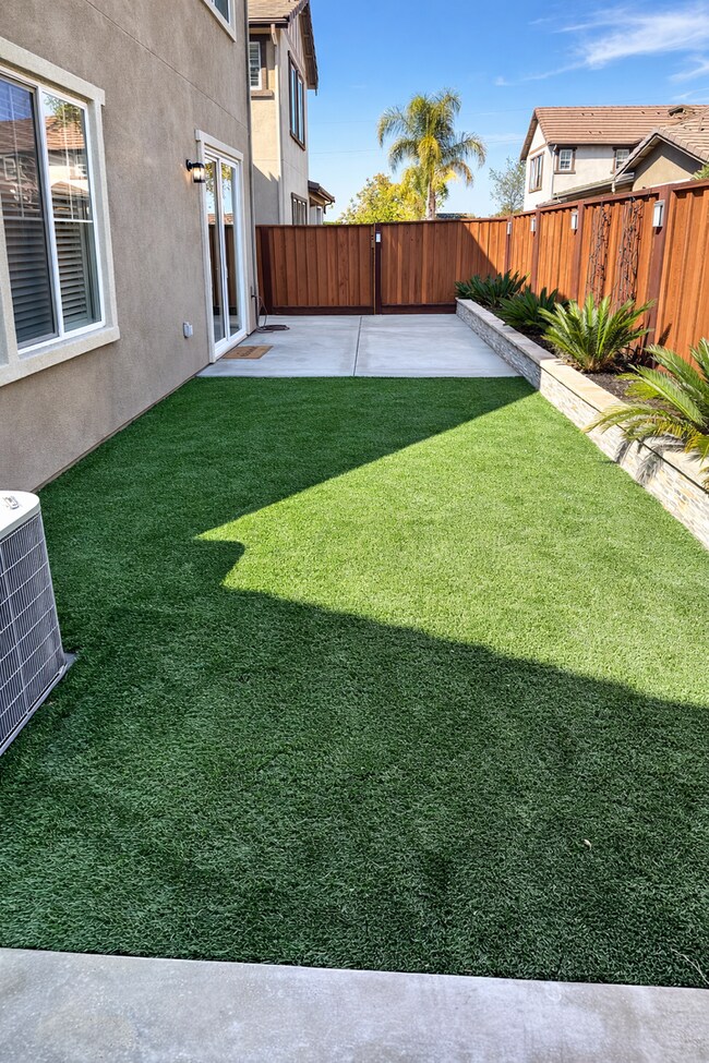 Building Photo - Energy-Efficient Emerson Ranch Home | 5 Bed + Owned Solar, Powerwall, EV Charging & Beautiful Bac...