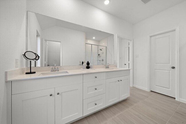 Building Photo - 4823 Shimmer Side Dr